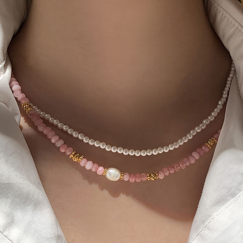 Pink crystal natural stone pearl necklace for women in autumn and winter, with a sense of sophistication. It is a new Chinese-style collarbone necklace accessory featuring many Bamines details Picture