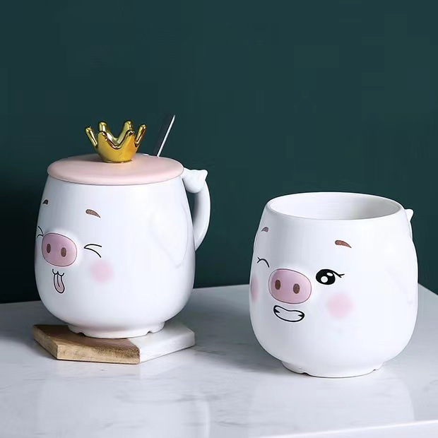 Golden crown lid ceramic cup, cute little pig cup, festival gift water cup, wholesale in stock details Picture