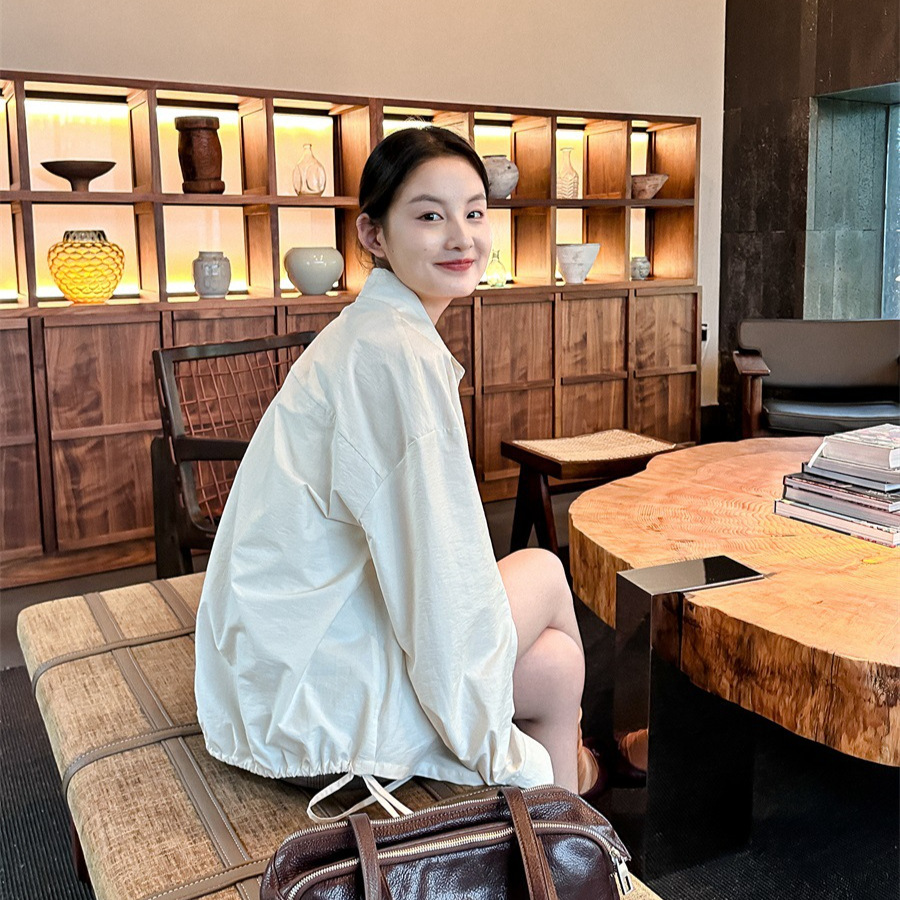 DIGM Autumn/Winter Korean-style workwear, simple and versatile for commuting, solid color hem drawstring wide long-sleeved shirt for women, 62530 Application Scenario