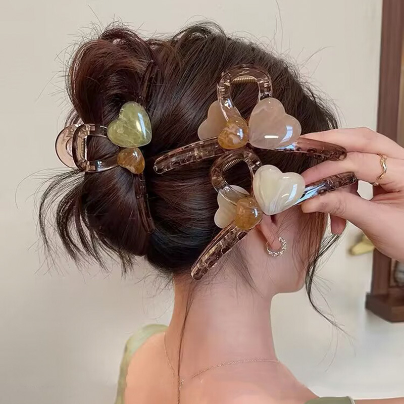 Extra-large 13cm claw clip, jelly-colored heart-shaped female back head updo, shark clip, large volume hair clip, spring and summer clip