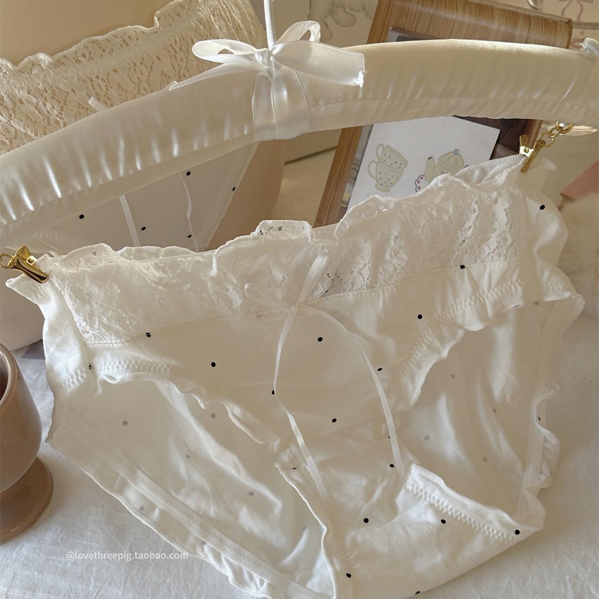 Girlish lace bow with few polka dots, comfortable and elastic mid-waist cream cake triangle underwear for students Application Scenario