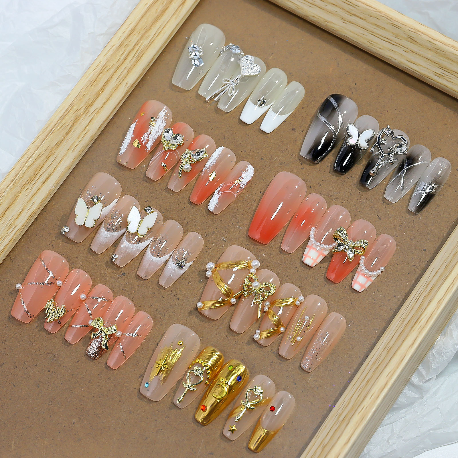 Wholesale of new Japanese-style nail art accessories with a small chanel-style heart bow chain and alloy packaging Application Scenario