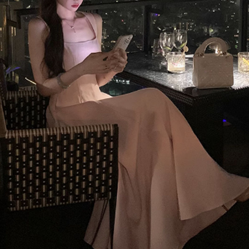 【 Jingluo Female Lead 】 French gentle and elegant halter dress for women in spring, square-neck sleeveless waist-cinching and slimming long dress Specification image