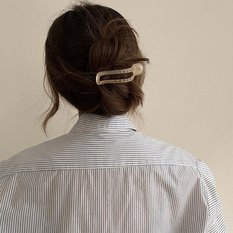 Korean-style ethereal acrylic clip headwear, hair clips, women's summer back head grabber, popular 2021 new duckbill clip details Picture