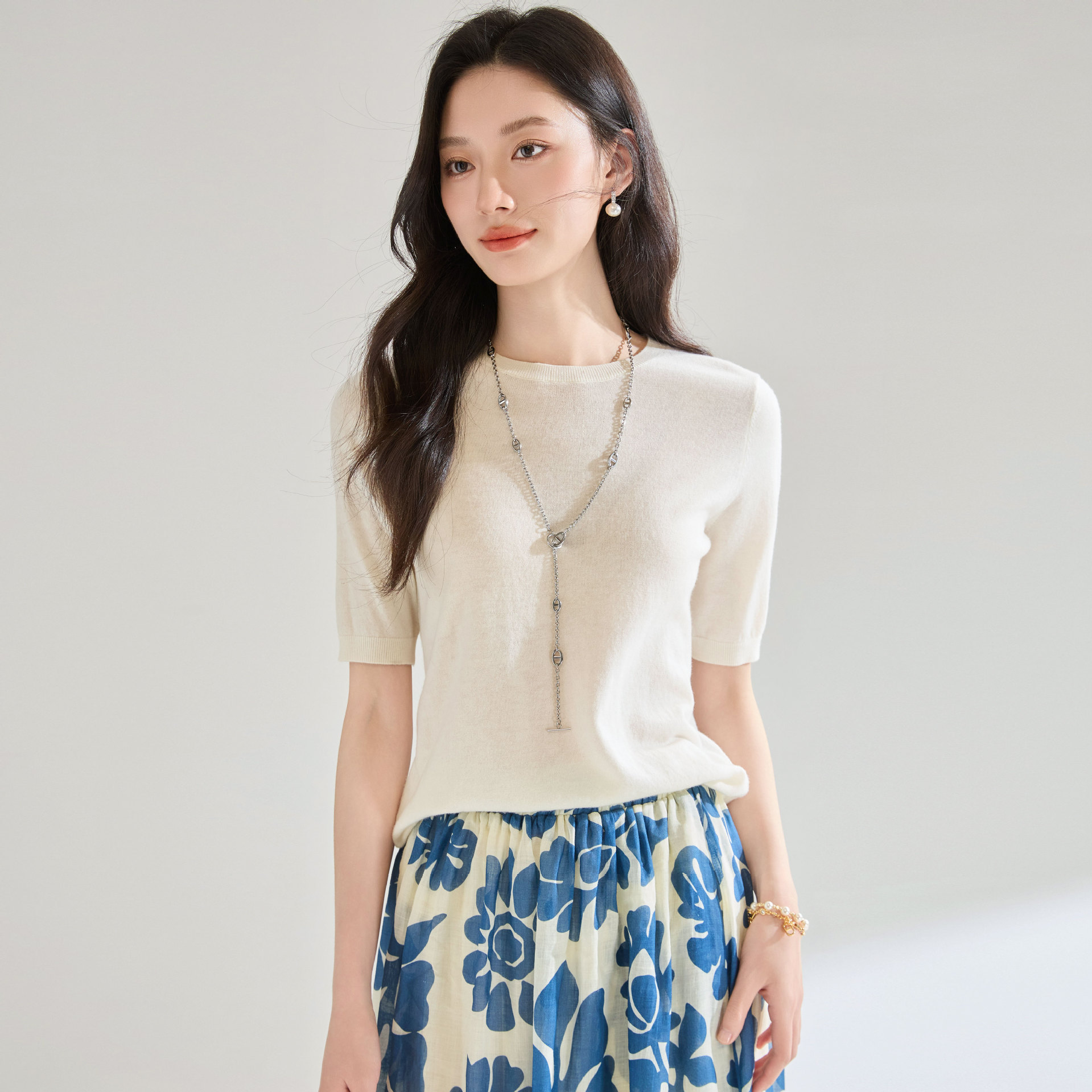 Summer 100% wool short-sleeved round-neck base knitted sweater for women, loose and elegant, versatile T-shirt and sweater 25252 details Picture