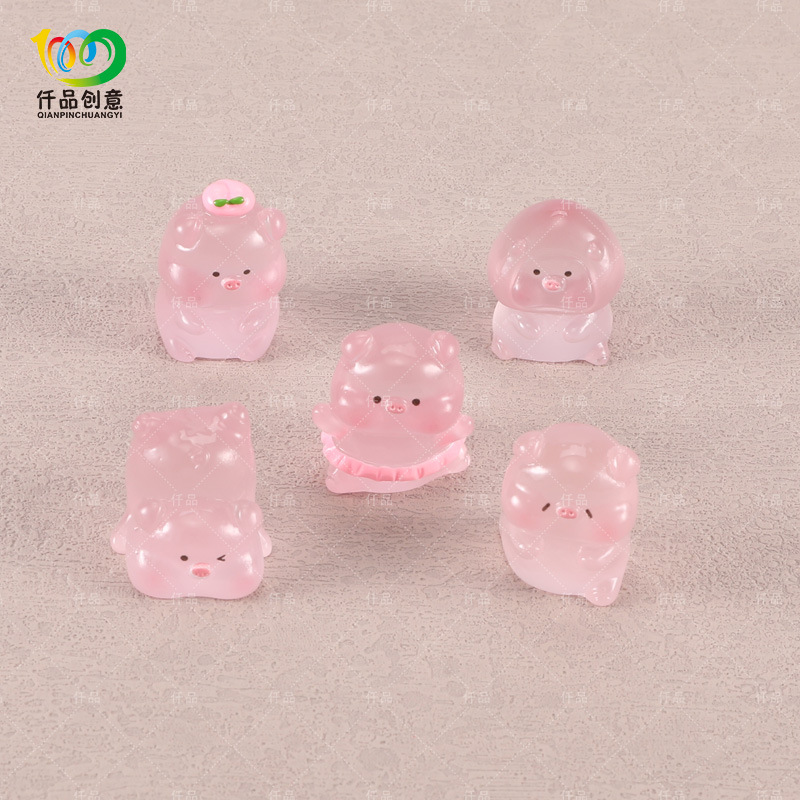 卡通夜光小猪车载摆件diy手工树脂饰品奶油胶盲袋微缩玩具摆件