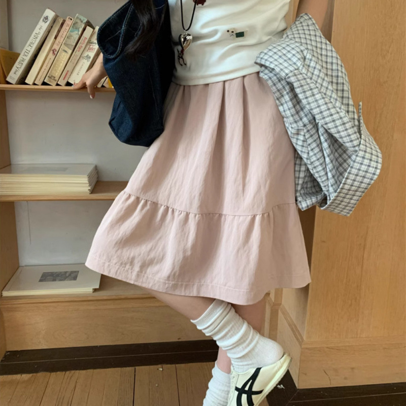 Japanese women's Spring/Summer 2025 new style high-end collegiate skirt, high-waisted umbrella skirt, A-line short skirt Application Scenario