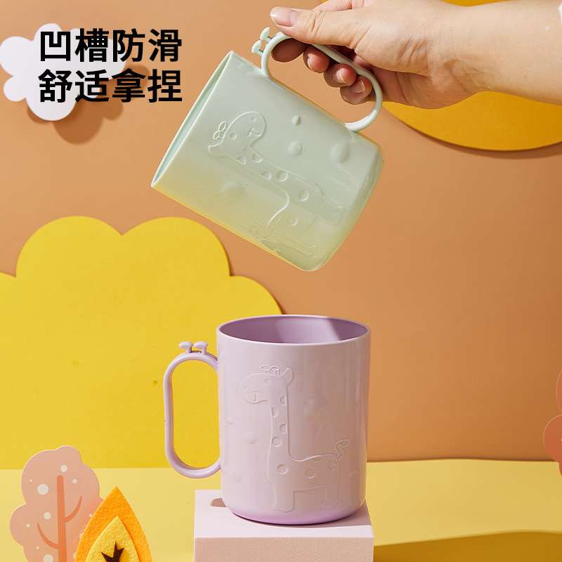 Wholesale simple couple office mouthwash cups, household living room drinking cups, children's dormitory multi-color toothbrush cups Application Scenario
