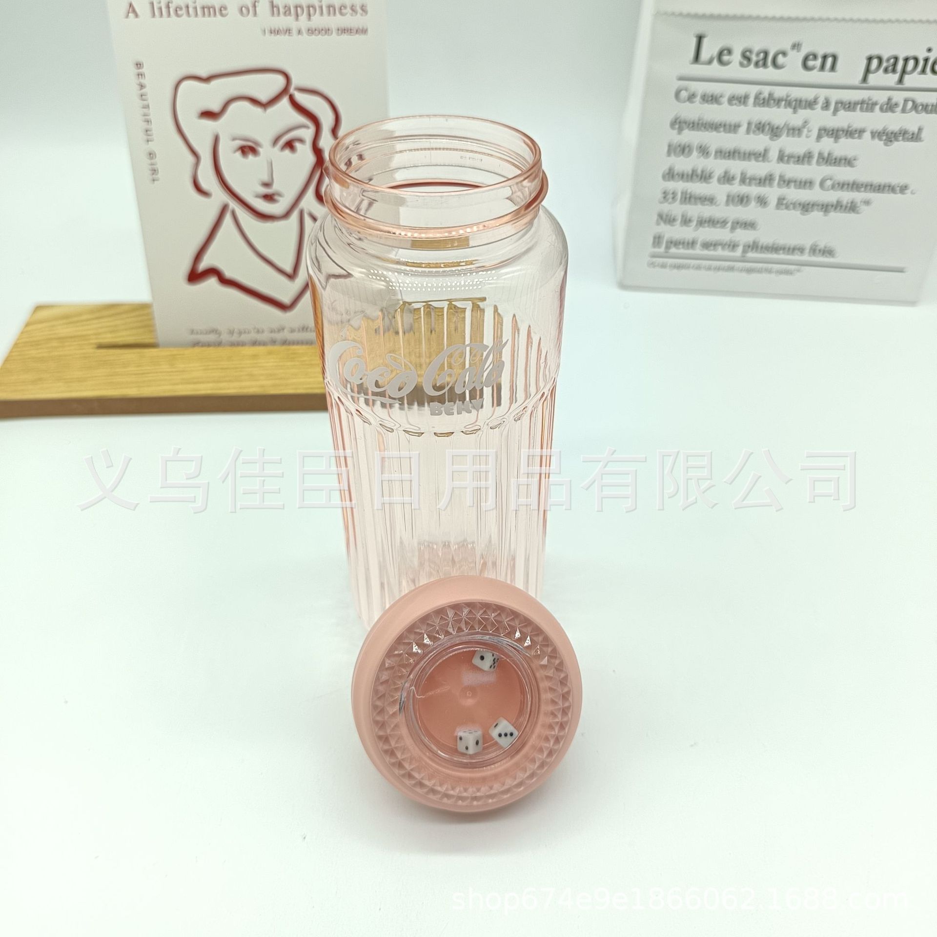 The new cross-border plastic cup is simple and elegant for both men and women, with a high level of appearance. It is a portable and portable water cup for summer student sports Application Scenario