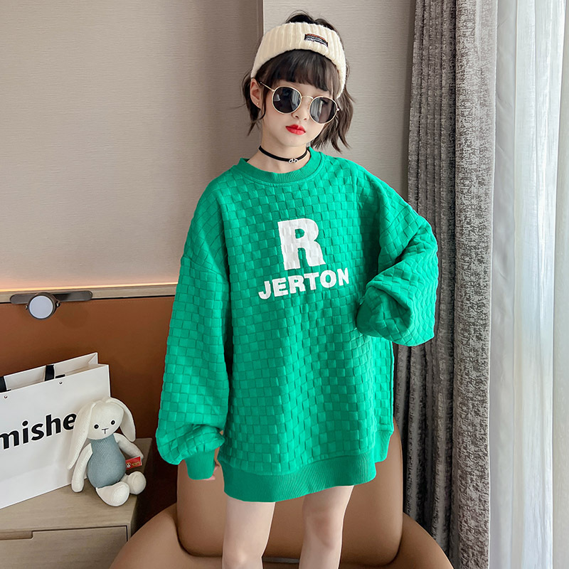 Girls' Korean-style top, children's waffle checkered hoodie 2022 autumn collection, letter round neck pullover, children's base layer Application Scenario