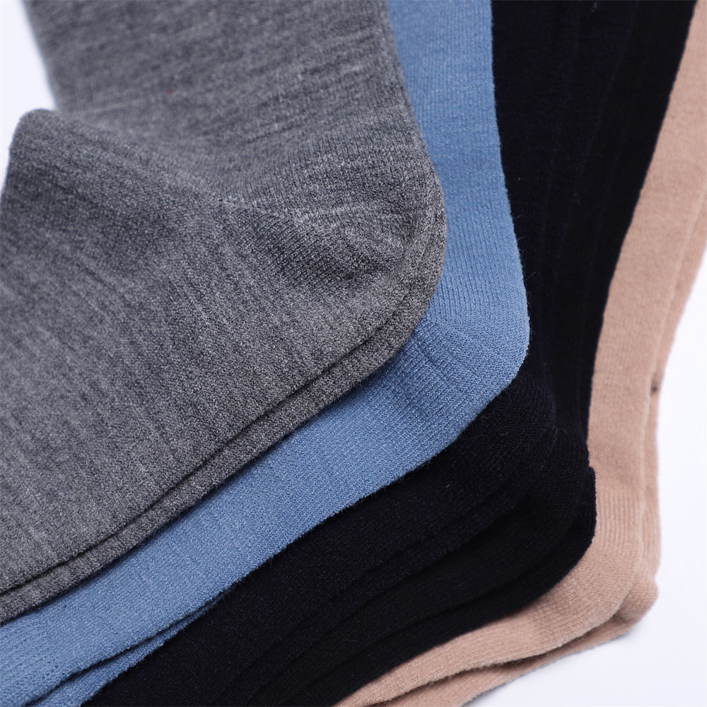 Merino wool socks for women's summer outdoor sports mid-calf socks, Merino hiking socks for men, and anti-odor hiking socks Application Scenario