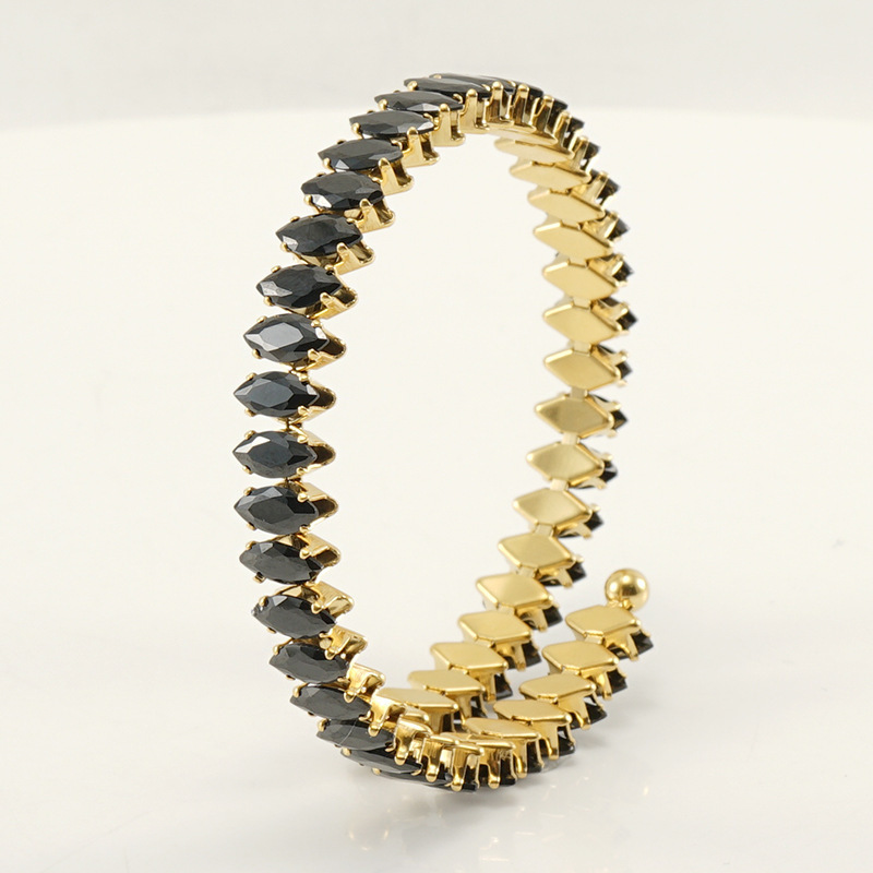 Popular copper bracelets in Europe and America, zircon bracelets, simple elastic steel wire diamond-encrusted bracelets, factory wholesale Application Scenario