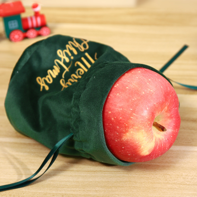 Creative Christmas Gift Christmas Apple Velvet Bag Christmas Eve Velvet Bunched Candy Bag Christmas Tote Bag Application Scenario