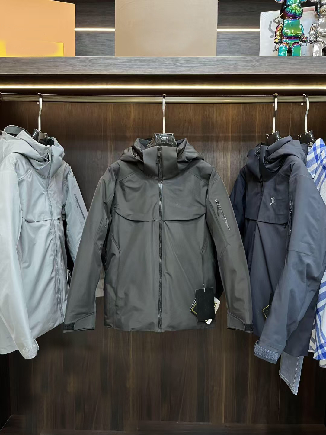 Niaojia Maicai Mcai waterproof, warm, detachable, hooded ski down jacket for men, outdoor down jacket Application Scenario