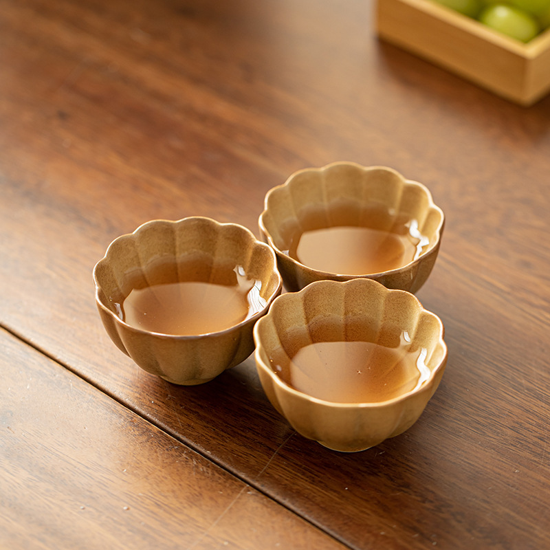 Plain pottery petal tea cup, master cup, large household coarse pottery cup, tea brewing around the stove, milk tea cup, Gongfu tea set, tasting cup details Picture