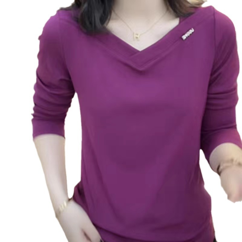 A fashionable and versatile long-sleeved T-shirt for middle-aged women in the autumn of 2023. A loose top for women aged 40 to 50 that covers the belly and makes them look slimmer Item Picture