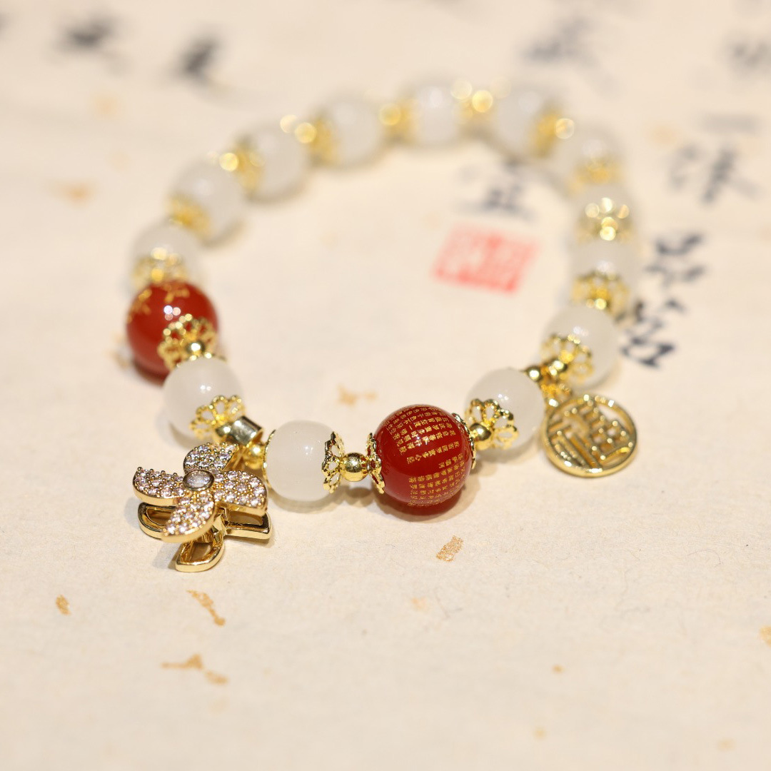 Wholesale of natural red agate cat's eye safety lock bracelets, Chinese-style delicate jewelry for women Specification image