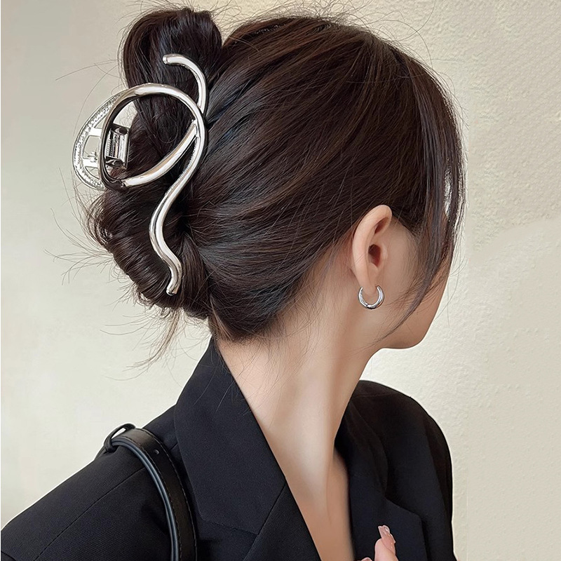Ins Cold Hair Volume Multi Triangle Metal Hair Clip Disc Hair Accessories Net Celebrity Large Grab Clip Female Back Head Shark Clip Specification drawing