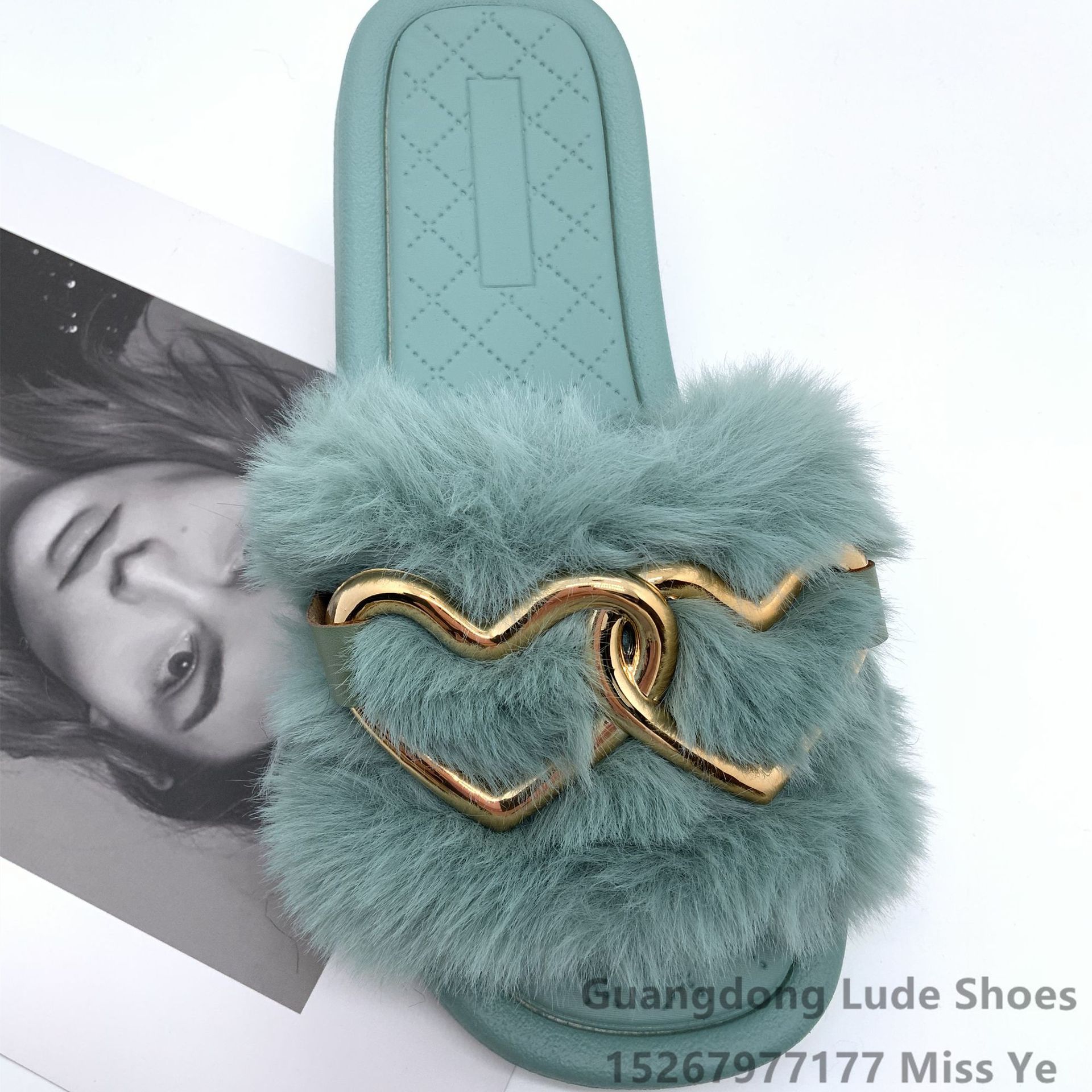 2022 New Women's Slippers Fuzzy Slippers Fashion Love Metal Buckle Soft Sole Thick Slippers Guangzhou Women's Shoes details Picture