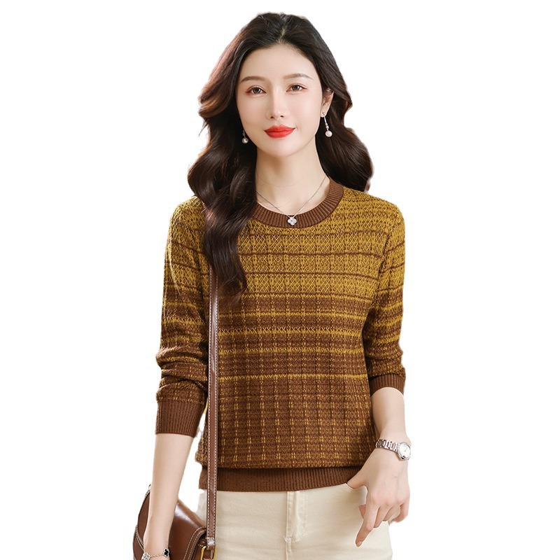 2024秋冬新款长袖T恤渐变色宽松大码针织衫圆领打底毛衣女上衣潮白底实物图