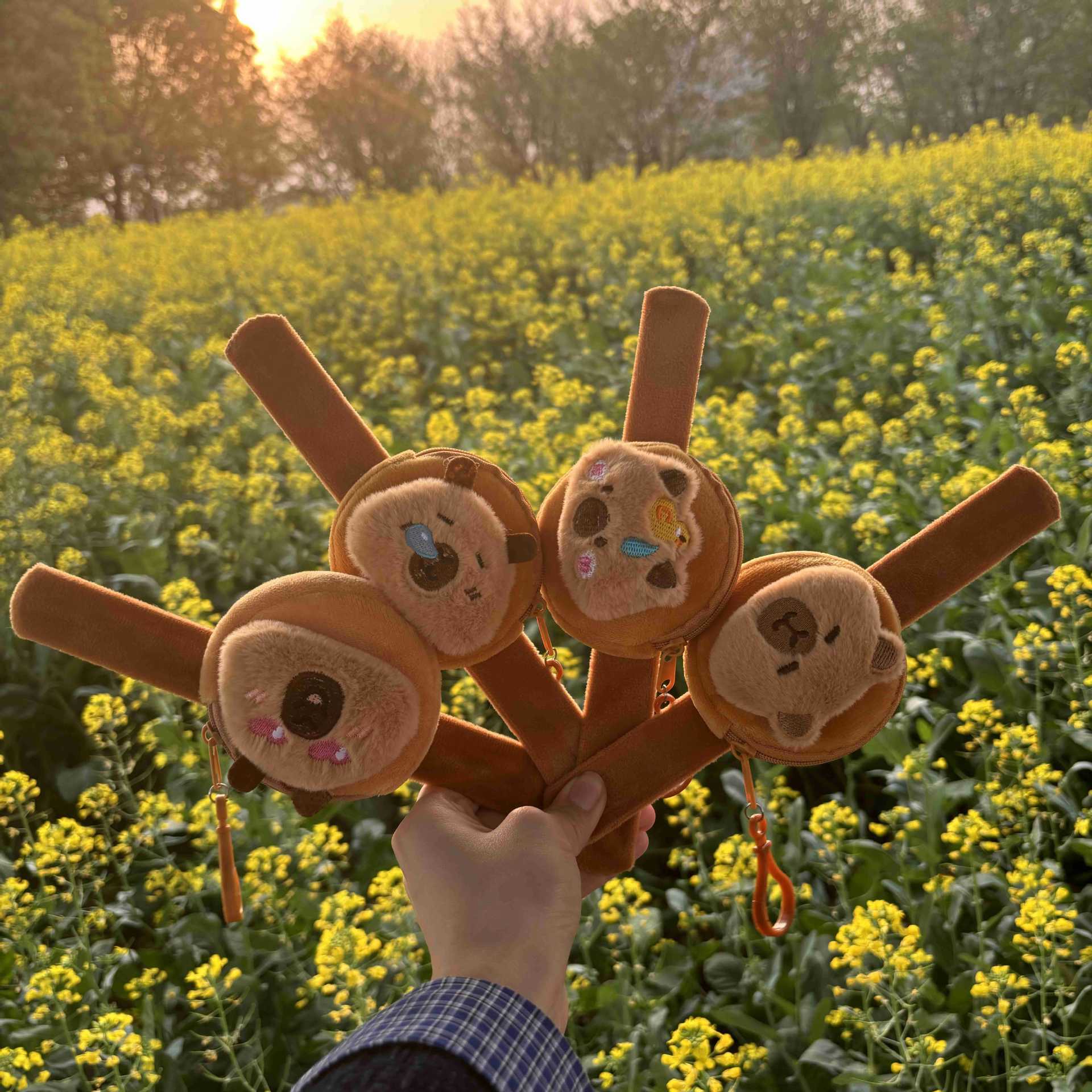 Creative new Kapipala papapapa Ring coin purse, plush cartoon bracelet, papapapa ring, portable and can be hung on a bag details Picture