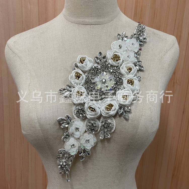Nuevos diseños corpete costuras de lujo abalorios apliques bordados de encaje de diamantes sobre flores accesorios de ropa details Picture