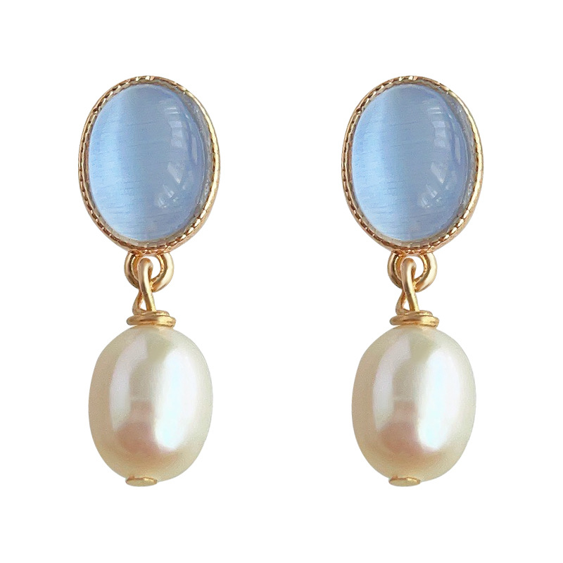 Freshwater pearl French retro glass cat's eye stone handcrafted design, small and simple, commuting 14K plated earrings Item Picture
