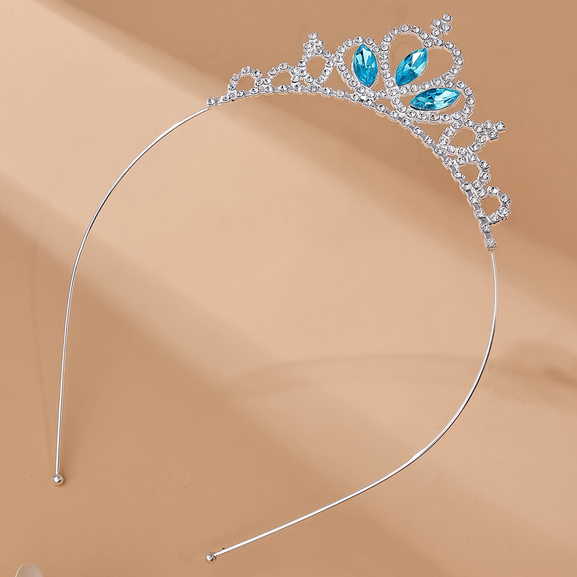 Factory direct sales of fashionable and personalized diamond children's Aisha princess costume performance, performance hair accessories, headwear, girl King Application Scenario