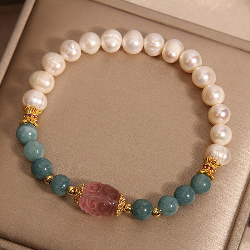 Natural freshwater pearl blue water jade crystal bracelet for women, light luxury, niche and exquisite fluorite Road Pass bracelet Application Scenario