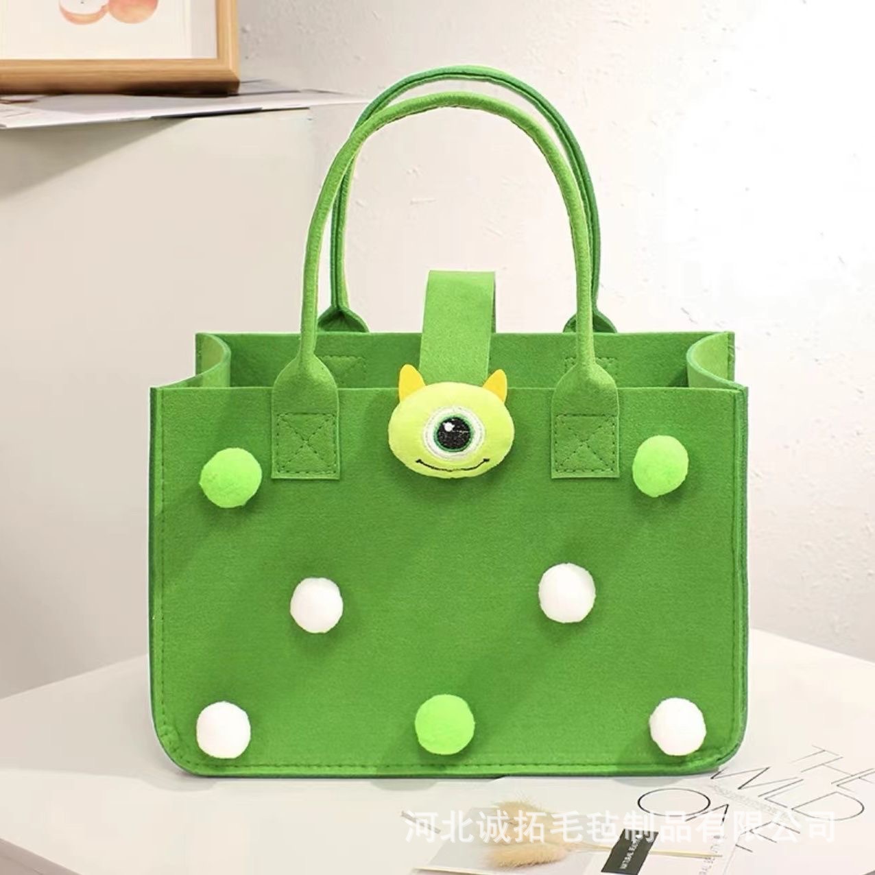 New cute cartoon felt handbag, mommy bag, baby 100-day party return gift, shopping bag, girls' small handbag Specification image