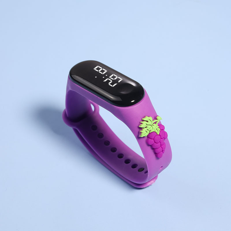 创意水果男女白底实物图