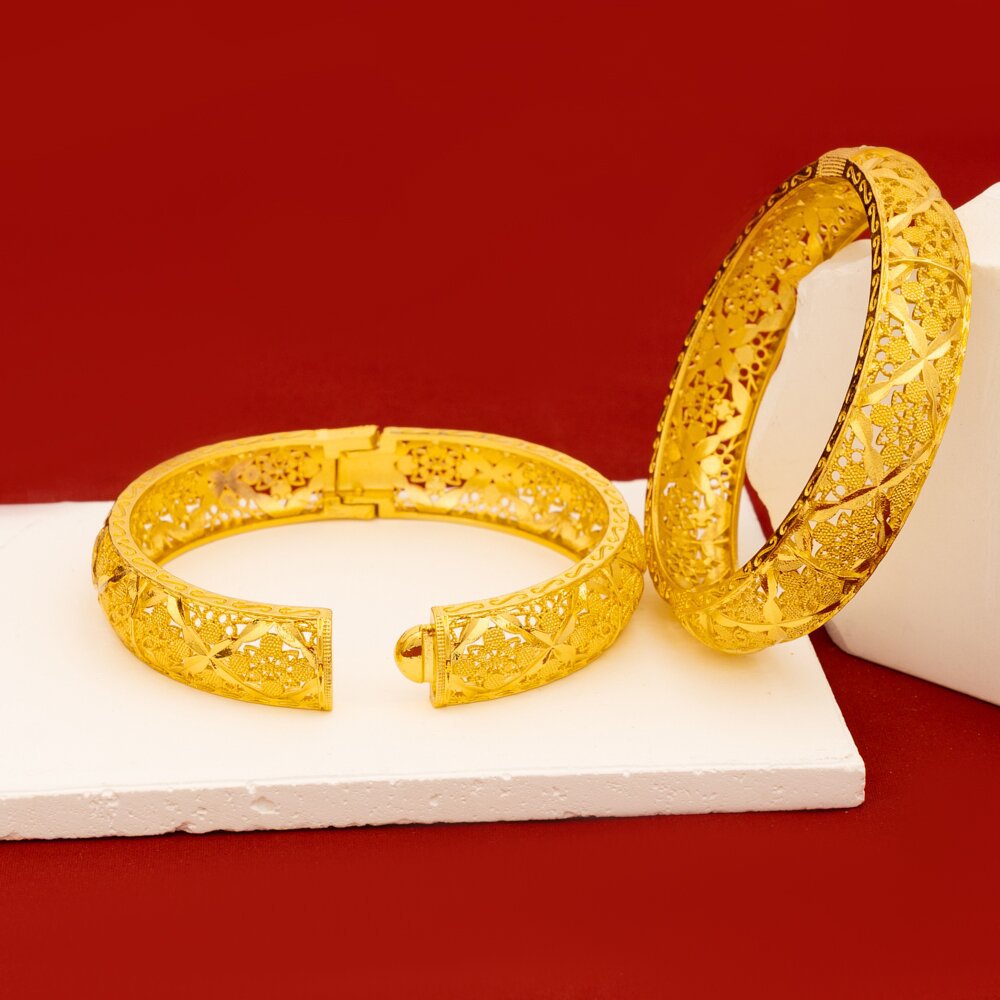 Cross-border European and American fashion ladies' open-cut hollowed-out bracelet, retro carved filigree Vietnamese wedding bracelet Specification image