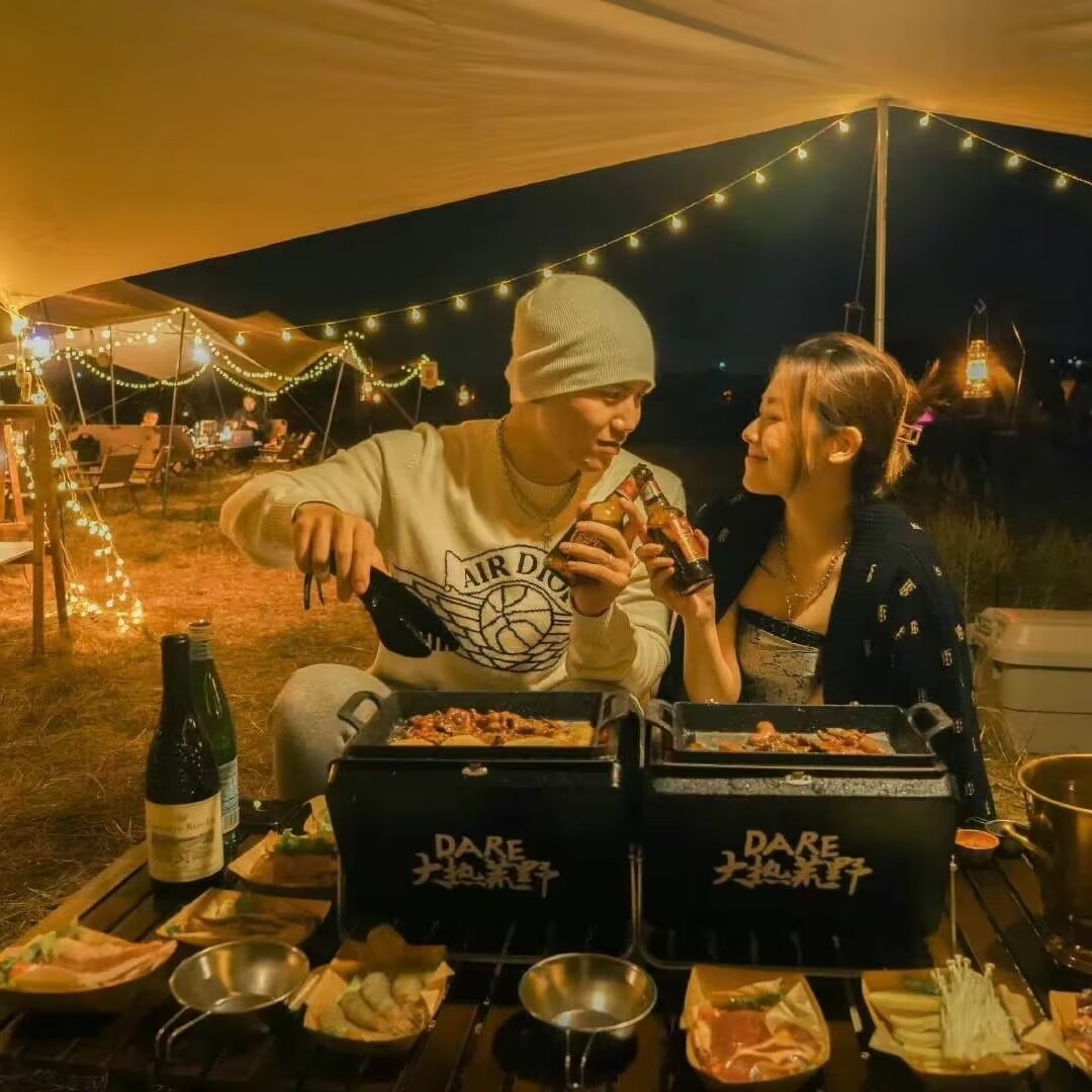 户外露营彩灯白底实物图