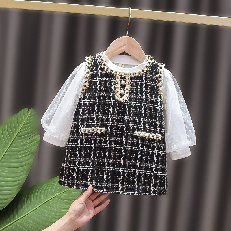 Children's and girls' dress for spring and autumn, children's and girls' baby checkered two-piece set, princess dress, children's autumn dress Application Scenario