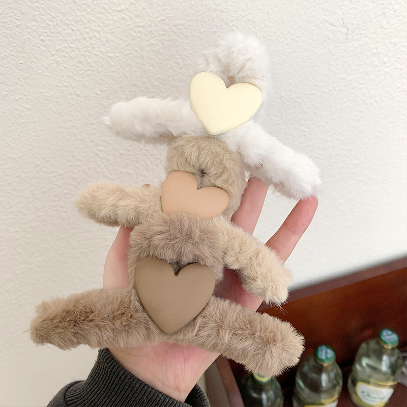 毛绒抓夹女2024新款高级感秋冬大号盘发鲨鱼夹发量多毛毛发夹头饰