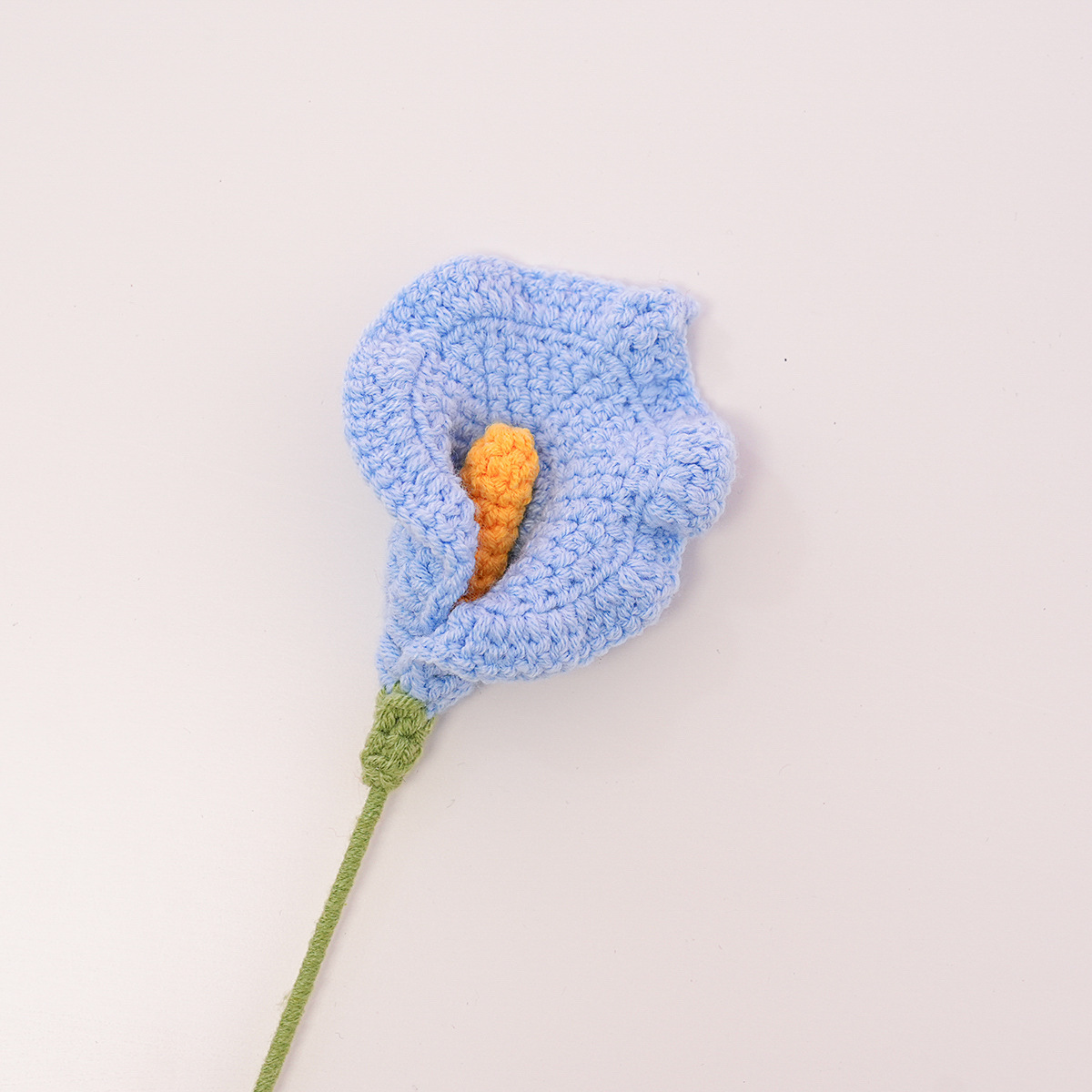 Finished product: Crocheted flower, calla lily bouquet, wedding yarn flower, best friend's woven birthday gift, knitted flower, yarn flower Application Scenario