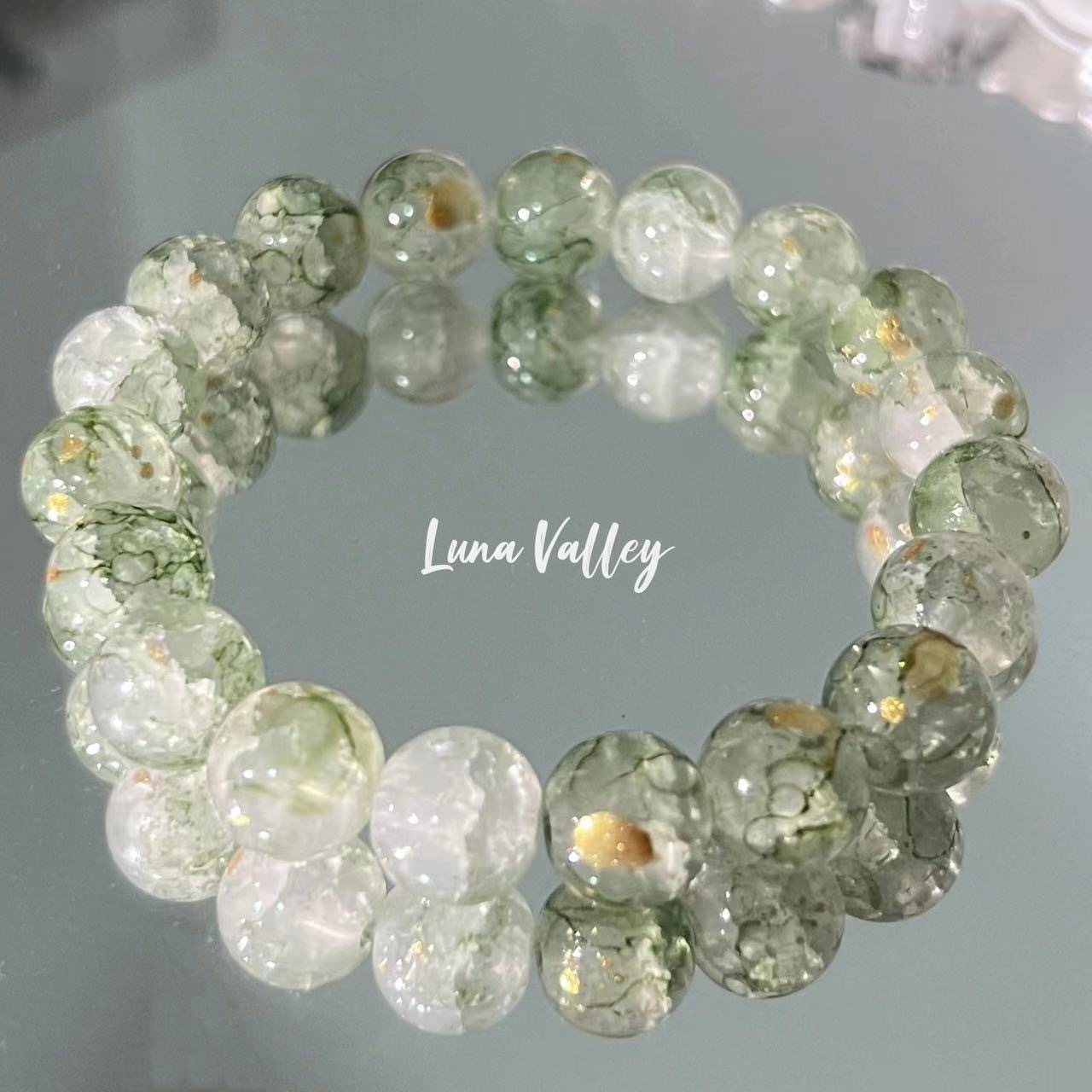 Original innovative Chinese-style green lawn glass bracelet, ins design, new green and fresh tea bracelet jewelry, crystal bracelet, crystal bracelet Specification image