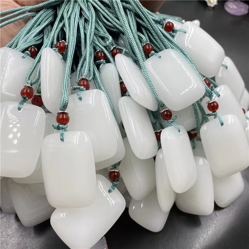 A fresh and clean white jade pendant with a peace pendant, a live-streaming ranking gift style necklace, and a street stall sales accessory pic 6