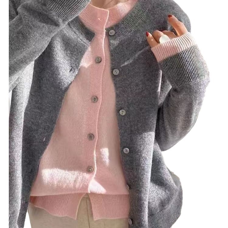 100% wool sweater, Korean-style color-blocked women's high-end laid-back style fake two round-neck knitted cardigans layered over a sweater coat Item Picture