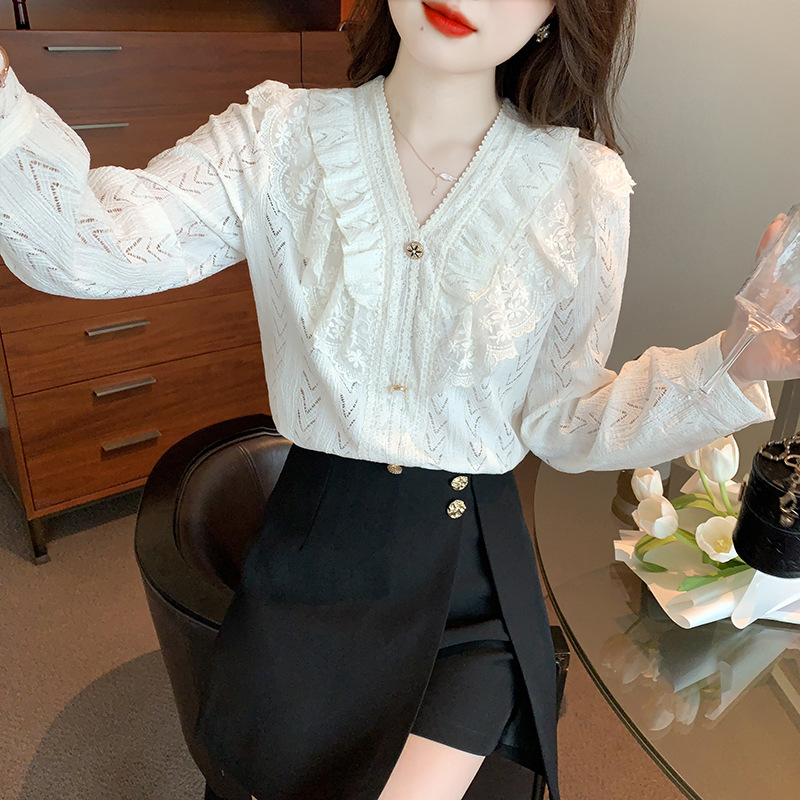 French lace V-neck early autumn chiffon shirt for women's autumn 2022 new long-sleeved, unique and stylish Application Scenario