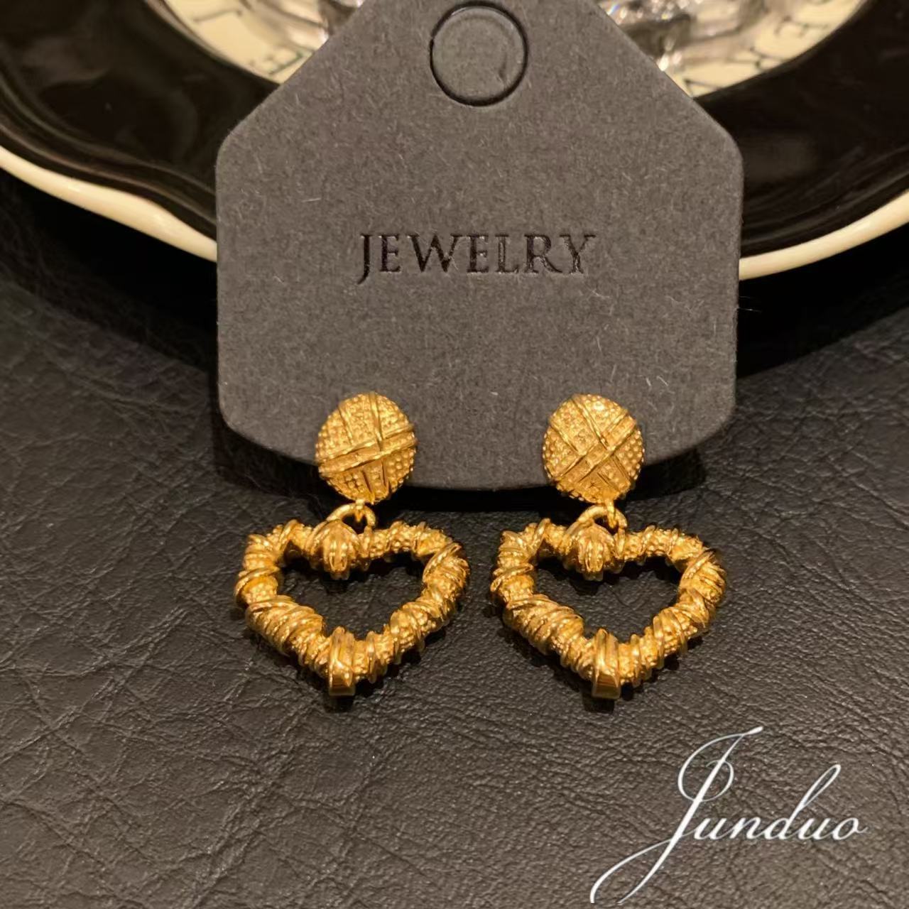 法式复古爱心耳环女金色绳结设计感气质高级感耳饰百搭显瘦耳钉女