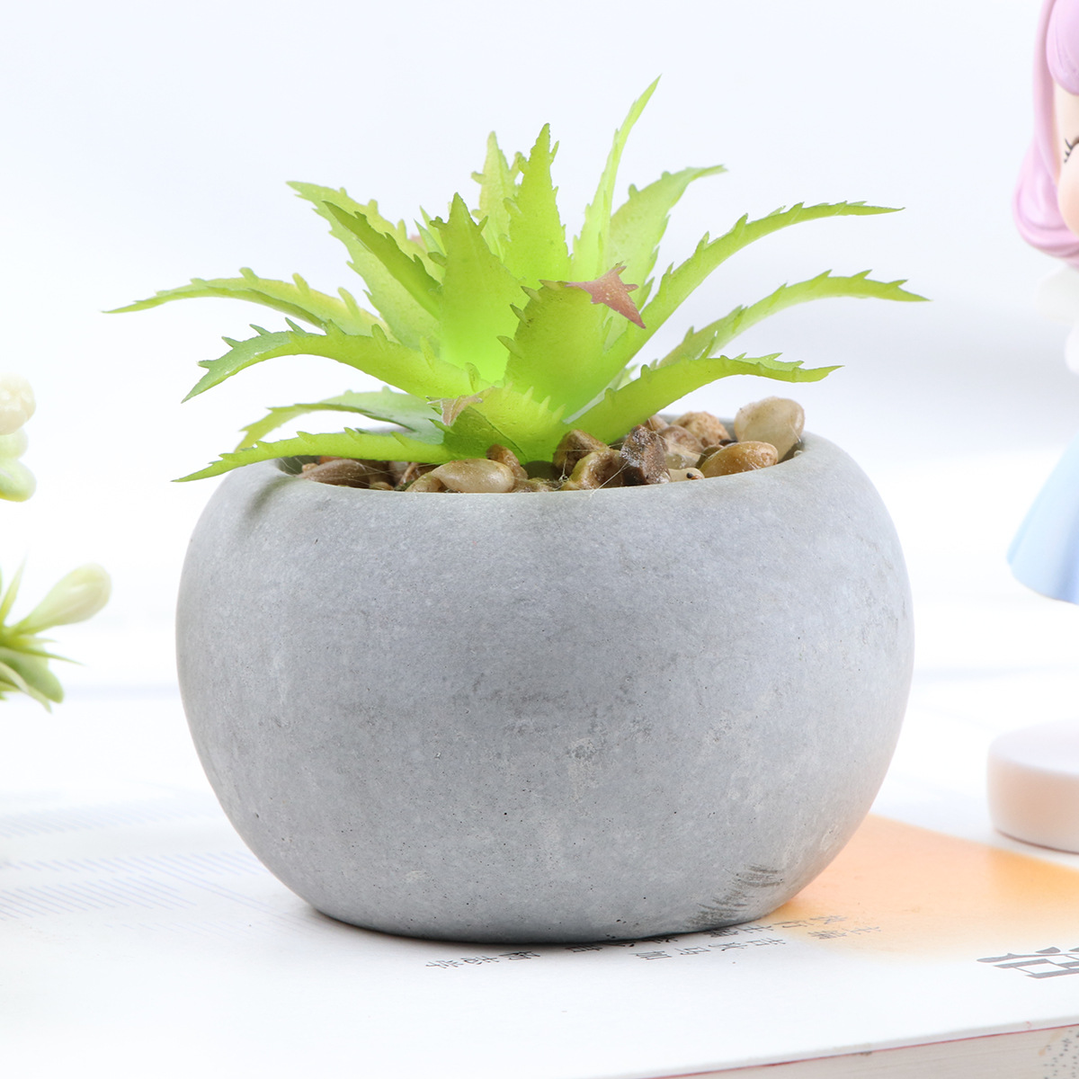 Wholesale cross-border artificial green plant sets, indoor home decoration, succulent cement potted plants, DIY plants, plant craftsmanship Application Scenario