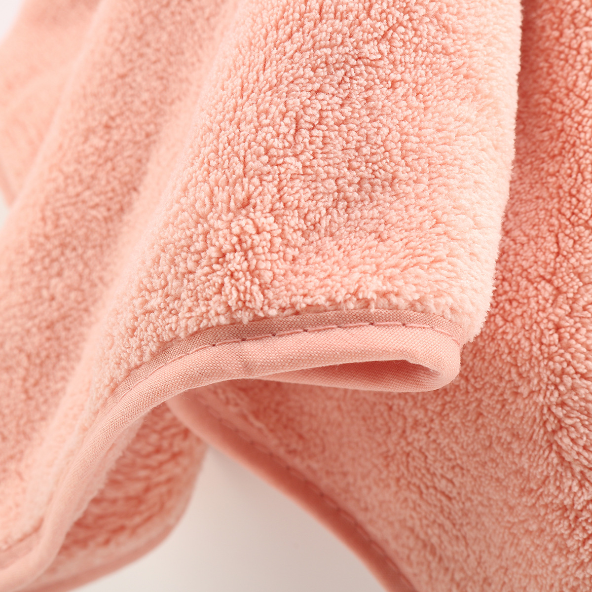 Goose Hand Towel Manufacturer Super Cute Hanging Toilet Hand Towel Coral Velvet Soft Absorbent Household Kitchen Towel Application Scenario