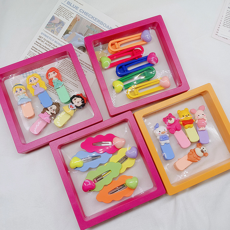 South Korea's New Hyuna Color Flower Hairpin Cartoon Sanrio Box Set Girl Cartoon Animal Duckbill Clip Application Scenario