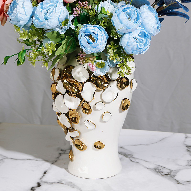 New ceramic electroplated decal golden general jar, European-style flower arrangement vase, handicraft display item, decorative storage jar Application Scenario