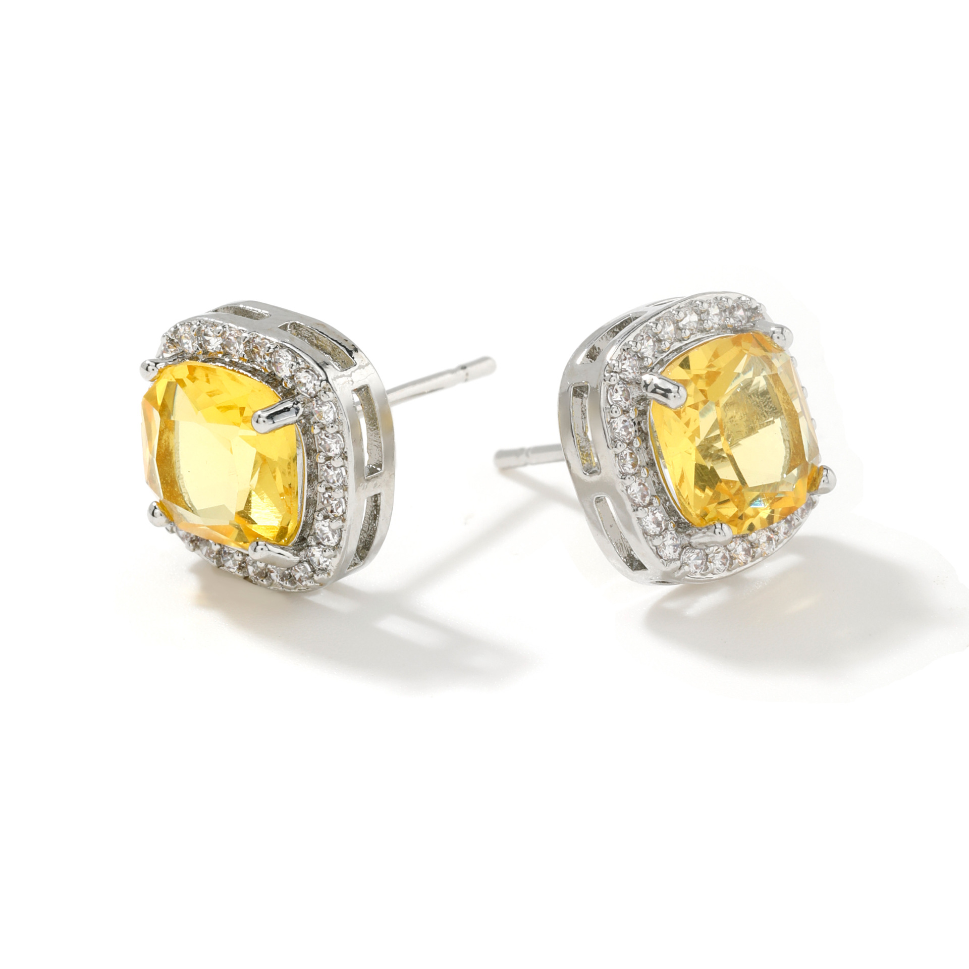 Cross-border e-commerce men's ear studs, simple square diamond micro-inlaid zircon ear studs, four-prong inlaid small earrings, small wholesale Item Picture