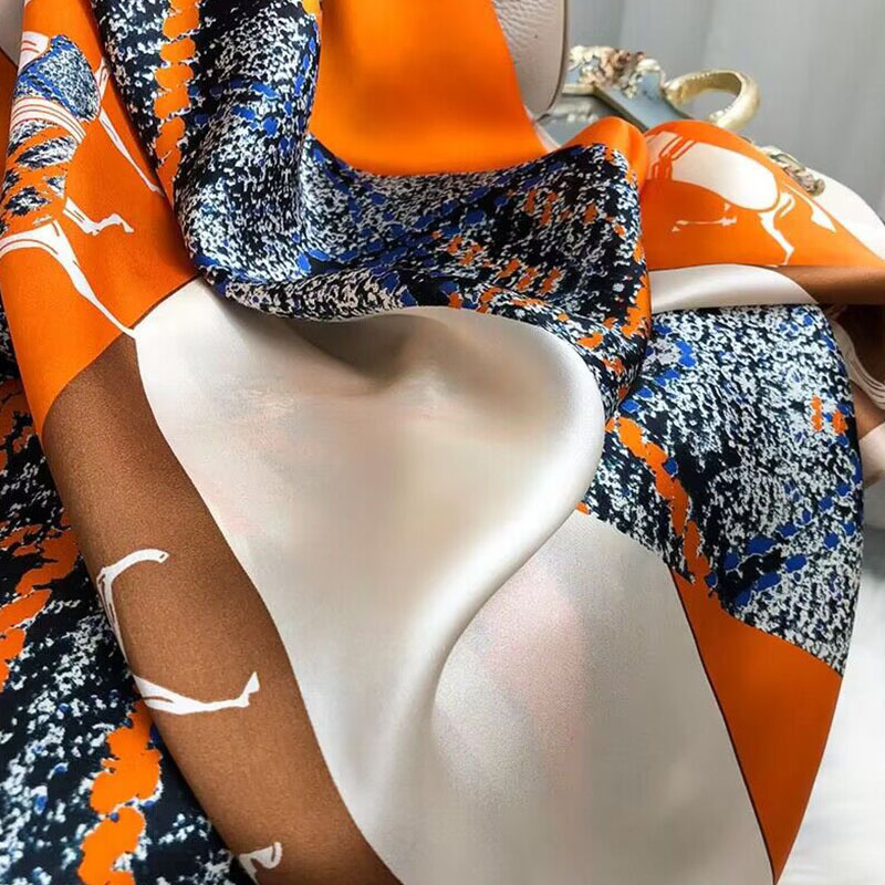Women's Silk Scarf 2023 New High-Grade Silk Spring And Autumn And Summer Shawl Thin Sunscreen Bib Neck Protection Foreign Style Scarf Application Scenario