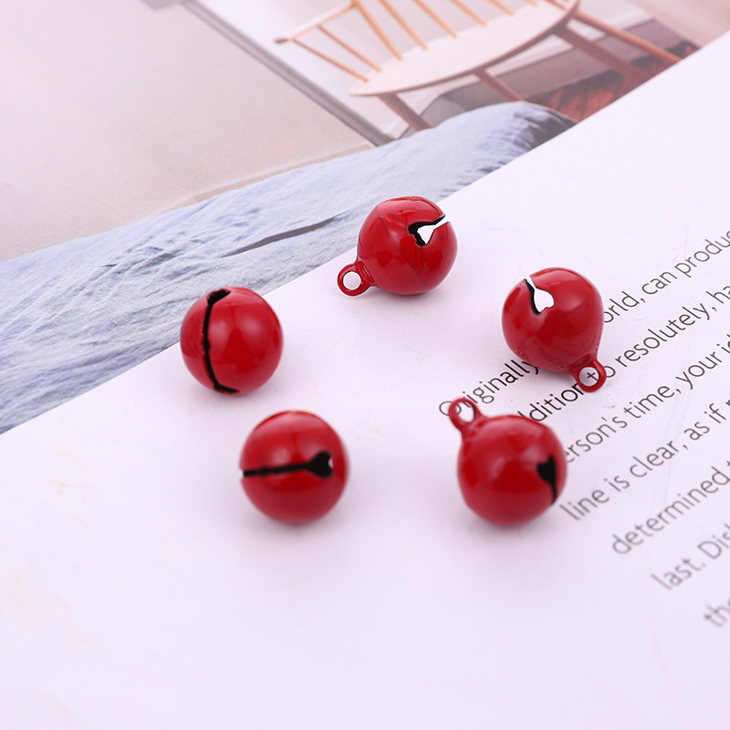 Factory direct supply of candy-colored small bells, Christmas bells, pet-colored metal copper bells, diy keychain accessories Application Scenario