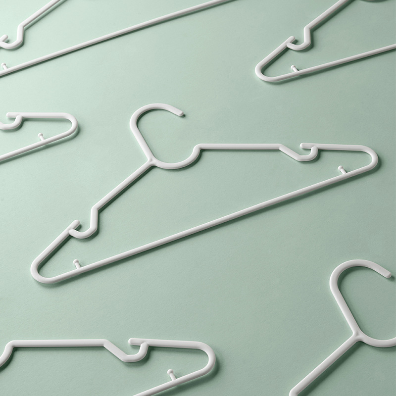 Yijia 10 sets simple clothing traceless coat hanger manufacturers wholesale hotel room adult plastic coat hanger dry and wet dual use Application Scenario