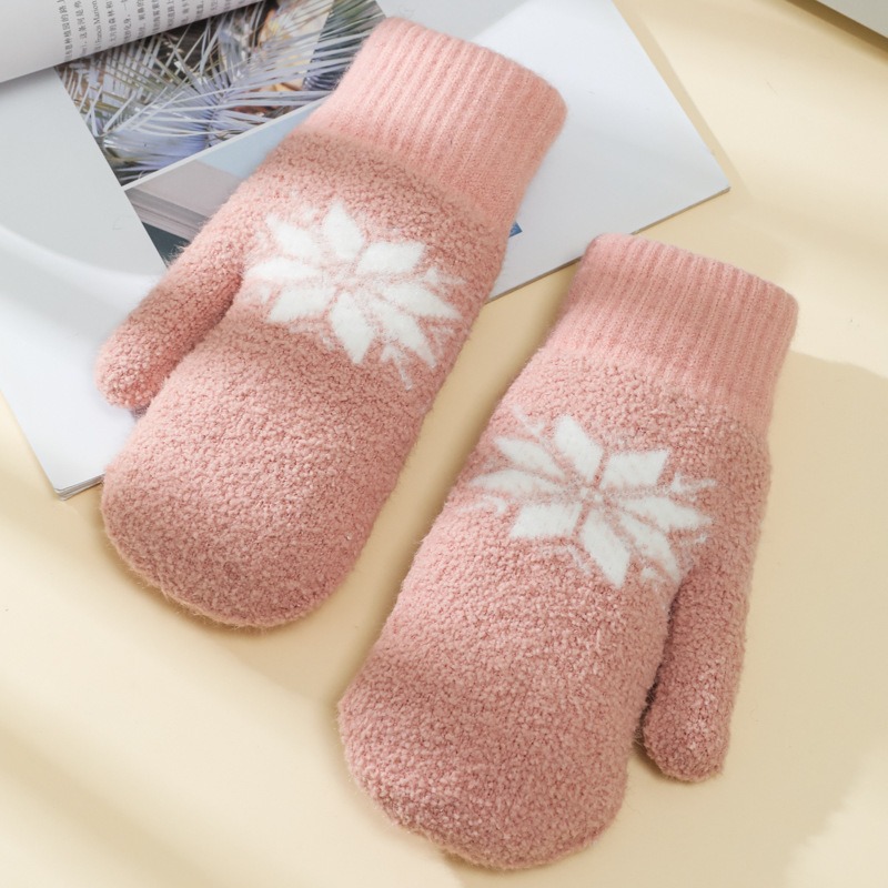 For autumn and winter, couples in both men and women are wearing thick and fluffy double-layer warm snowflake gloves and knitted woolen student cycling bags with full fingers Specification image